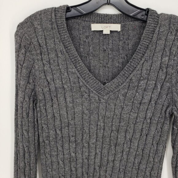 3/$25 LOFT Cable Knit Metallic Sparkle Sweater XS Wool Cotton Blend V Neck Gray - Picture 4 of 7